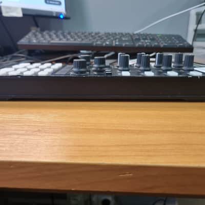 Native Instruments Traktor Kontrol X1 2010s - Black image 4