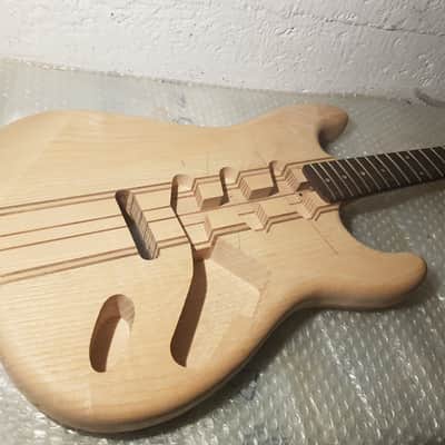 1981 NECK THROUGH SWAMP ASH BODY DESIGN STR*T - made in GERMANY image 11