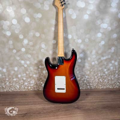 Suhr Classic S SSS Maple 2025 - 3 Tone Sunburst image 5