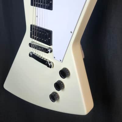 Gibson Explorer 70s, Classic White, w/Vintage Brown Hard Shell Case image 5