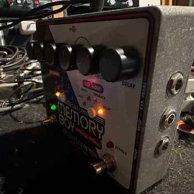 Electro-Harmonix Deluxe Memory Boy Tap Tempo Analog Delay 2010 - Present - Black / White / Red image 2