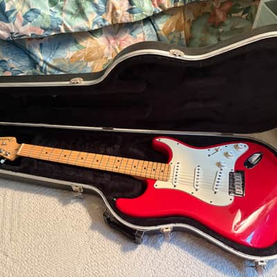 2001 Fender American Series Stratocaster with Maple Fretboard 2000 - 2002 - Hot Rod Red image 1