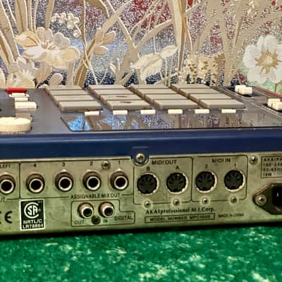 Akai MPC1000 Music Production Center 2004 - 2013 - Blue image 6