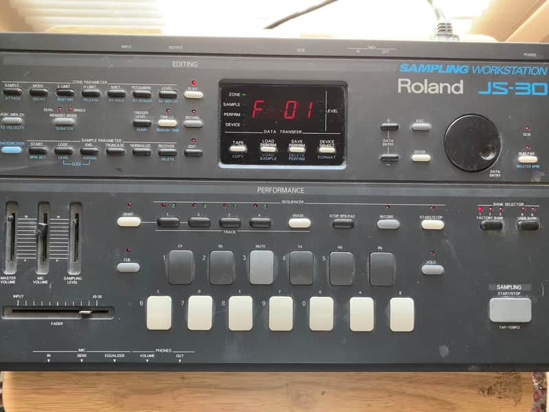 Roland  JS30 -Sampling Workstation image 1