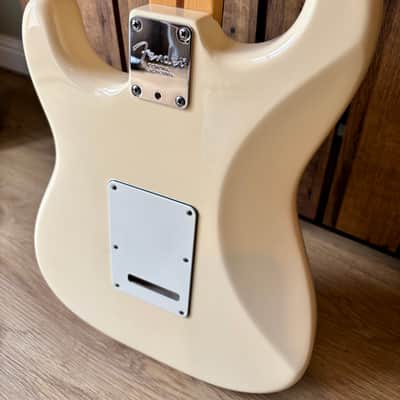 Fender American Standard Stratocaster with Rosewood Fretboard 2011 - Olympic White image 16