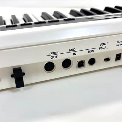 Roland AX-Synth 49-Key Shoulder Synthesizer White image 5