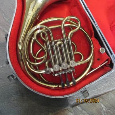 Double French horn with case and mouthpiece image 1