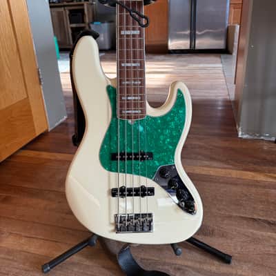 ベース Fender American Deluxe Jazz Bass V Fender American Deluxe Jazz Bass V - Olympic White | Sweetwater