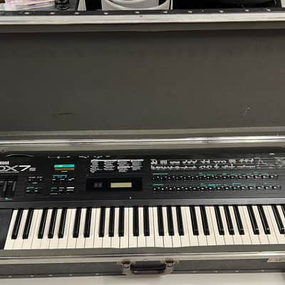 Yamaha DX7s - With Cartridge and Roadcase - FREE SHIPPING