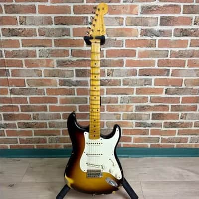 FENDER - CUSTOM SHOP STRATOCASTER 56 RELIC MN 2TS + CASE ET ACCESSOIRES image 2