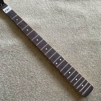 Peavey 4 String Electric Bass Maple Wood Neck, Rosewood Fingerboard, Defected Truss Rod image 9