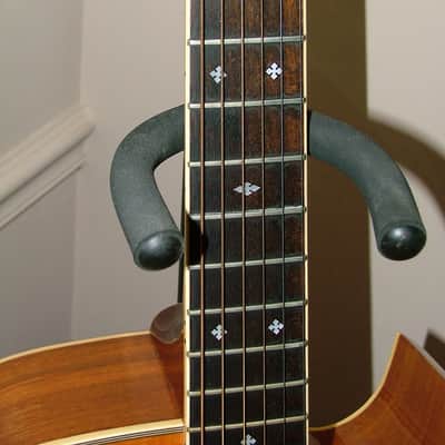Alvarez 5064 (1982 or older) Natural, with rare Florentine Cutaway image 6