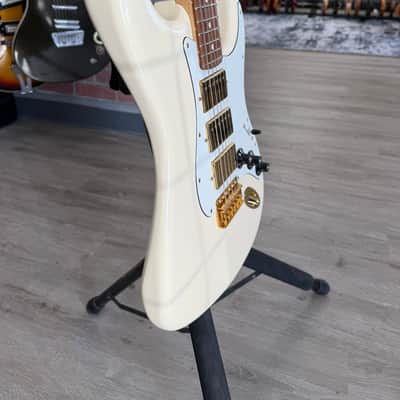 Fender FSR Mahogany Blacktop Stratocaster HHH 2019 - Olympic White image 4