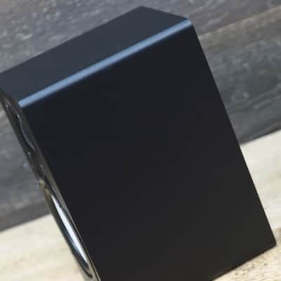 Yamaha HS5 Powered Studio Monitor 2-Way Bi-Amp 5" Studio Monitor (Single) w/Box image 13