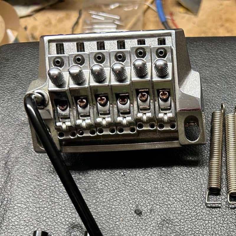 VINTAGE Ibanez Roadstar Pro Rock'r Tremolo 1985 - chrome image 1