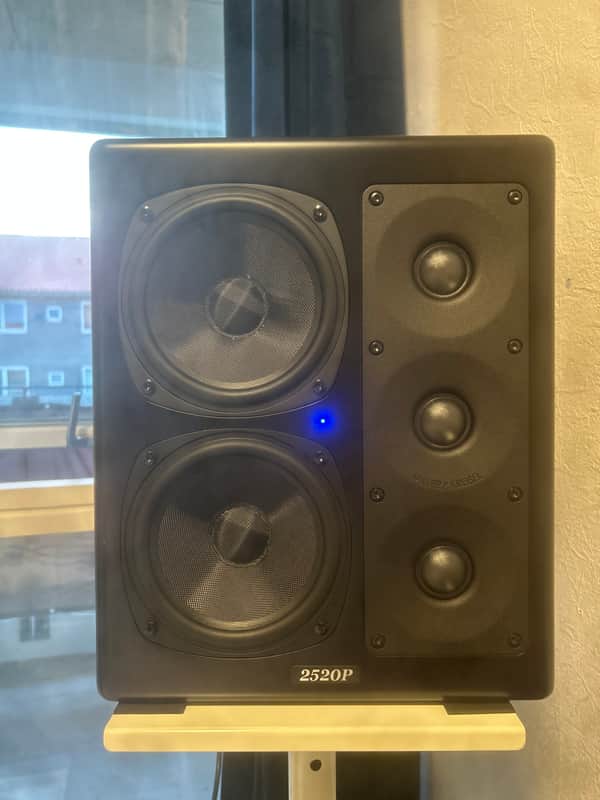 Miller & Kreisel M&K MPS-2520P Powered Studio Monitor image 1