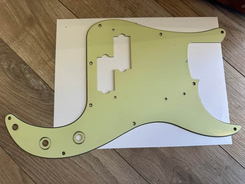 Fender Precision 58 10 hole  Mint Green  USA Vintage Pickguard 1959 Reissue image 1