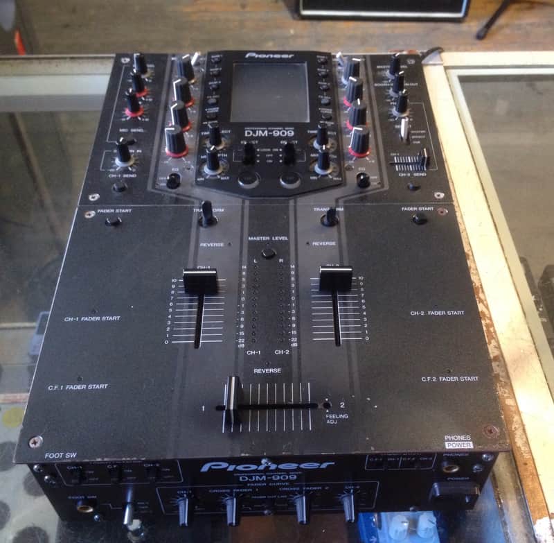 Pioneer DJM-909 | Reverb