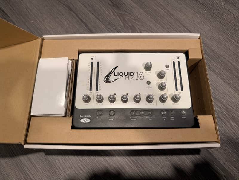 Focusrite Liquid Mix 16 2010 - White image 1