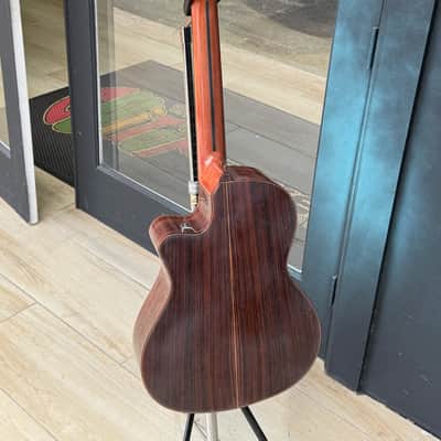Jose Ramirez Estudio 2CWE Cutaway Electric 2007 a very user friendly model ready for your next Jazz Gig ! image 4