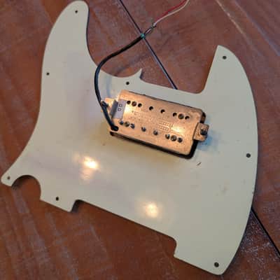Seymour Duncan Duncan Distortion DD Humbucker Guitar Pickup On Tele Pickguard Black Pickup, White Pickguard 16.64K image 6