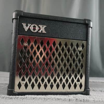 Vox DA5 Portable Modeling Guitar Amplifier – 5W – w/ Power Supply – Fully Working image 1