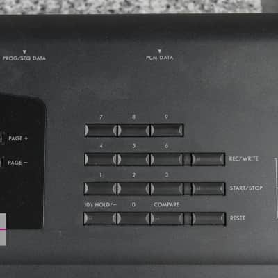 KORG 01/W Music Workstation synthesizer in Good condition. image 8