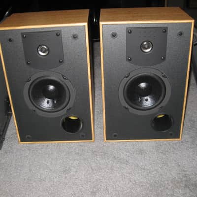 JBL J2050 2-way compact bookshelf speakers image 1