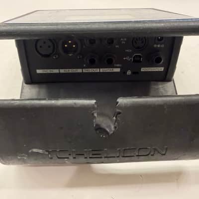 Immagine TC Helicon Voicelive Touch 2 Vocal Multi Effects Processor + Power Supply - 5