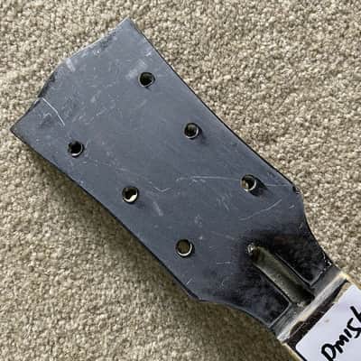 Black Electric Guitar Maple Neck and Rosewood Fingerboard 22 Frets image 2