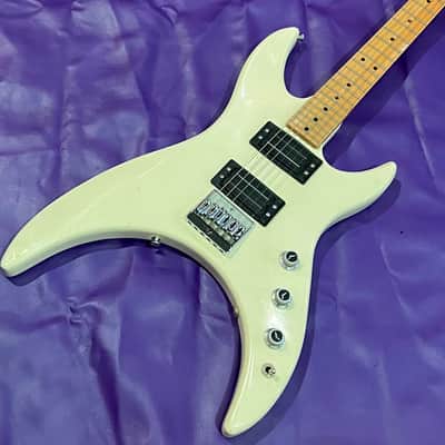 vintage 1980s 1983 Peavey USA MYSTIC White image 1