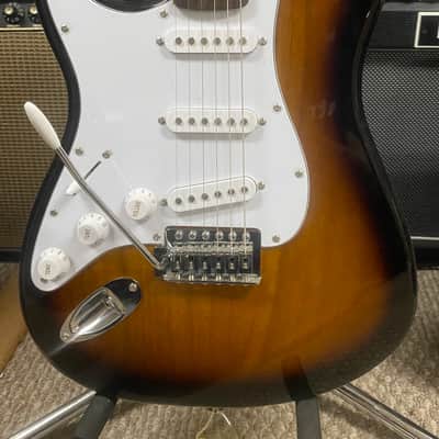 Squier Affinity Series Stratocaster Left-Handed with Laurel Fretboard 2019 - Brown Sunburst image 1