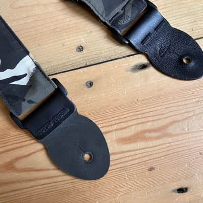 Planet Waves Camo Guitar Strap Pre Owned image 5
