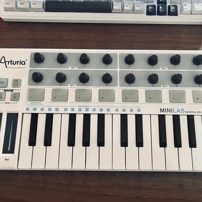 Arturia Minilab MIDI Keyboard Controller image 3