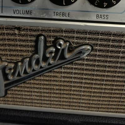 Fender Vintage Bassman Amp, Silverface image 3