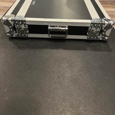 Mackie DL1608 with Lightning connector, OnStage flight case, rack mounted, Apple AirPort Extreme and iPad Air image 6