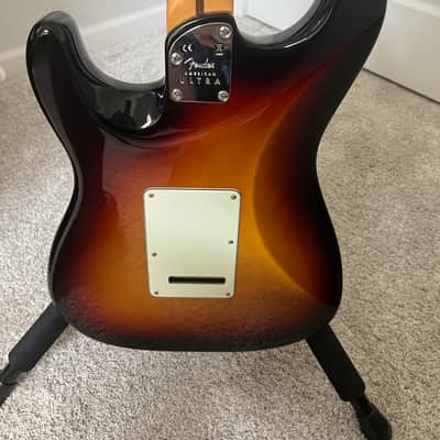 Fender American Ultra HSS Stratocaster 2020 - Ultraburst Bild 3