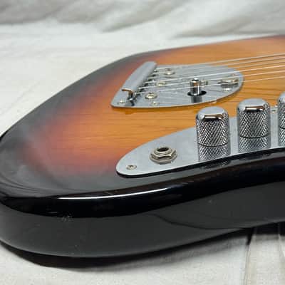Fender Kurt Cobain Jaguar Guitar with Case 2016 - 3-Color Sunburst / Rosewood fingerboard image 15