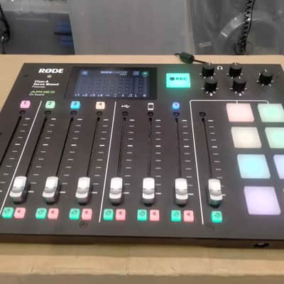 RODE RODECaster Pro Integrated Podcast Production Studio 2018 - Present - Black image 2
