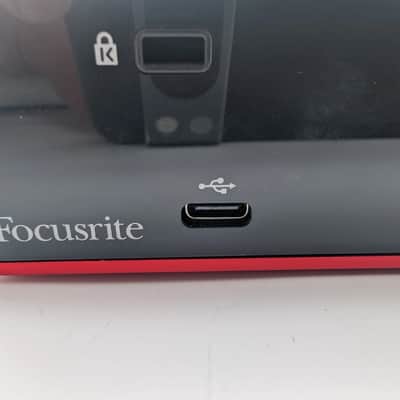 Focusrite Scarlett Solo 3rd Gen USB Audio Interface 2019 - Present - Red / Black image 9