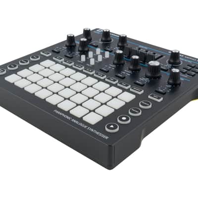Novation Circuit Mono Station Paraphonic Synthesizer [USED] image 3