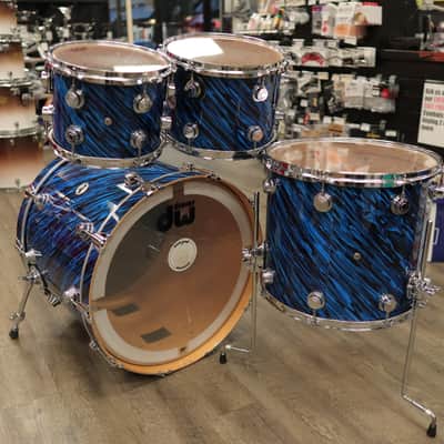 Pre-Owned DW Collector's Series 4-Piece Maple Shell Pack 10/12/16/22 (Twisted Blue Oyster) image 7