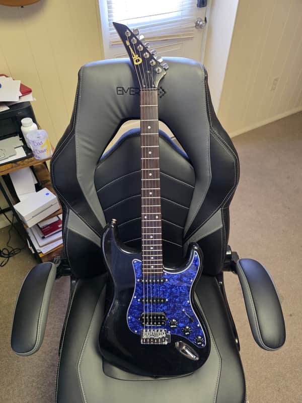 Charvel/charvette Strat 80s/90s partscaster image 1