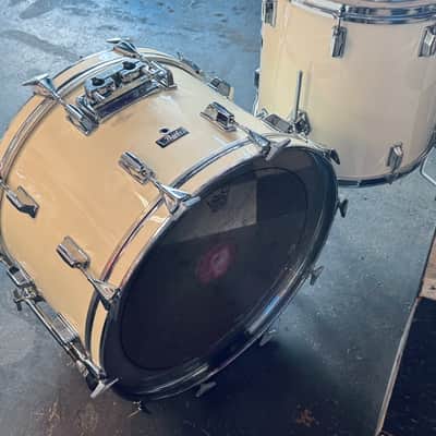 Pearl Power Mate Fiberglass Drum Set 1970s - White image 3