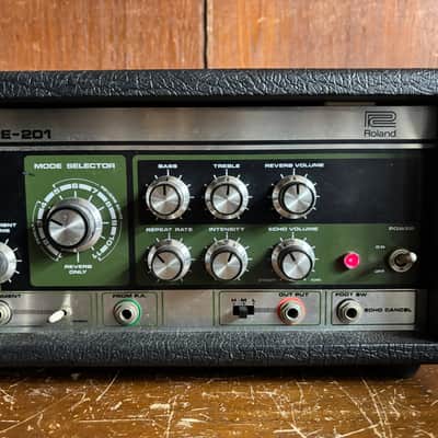 Roland RE-201 Space Echo Vintage Tape-Echo machine image 4