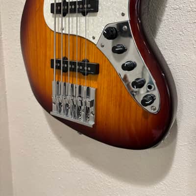 Sire Marcus Miller V8 5 String 2022 - Tobacco Sunburst image 2