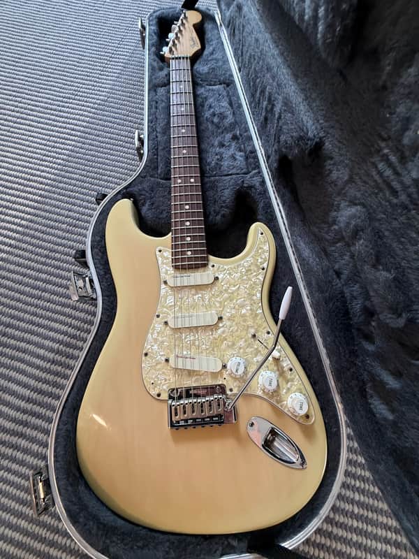 Fender Strat Plus Deluxe Electric Guitar | Reverb