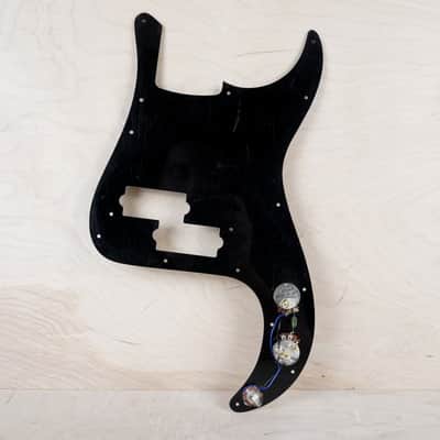Fender PB62 PB57 LH Precision P Bass Pickguard Left Handed Prewired Loaded with Pots, Capacitor, and Jack MIJ / CIJ Black 3 Ply Unused Old Stock 13 Hole Vintage Style Reissue image 6