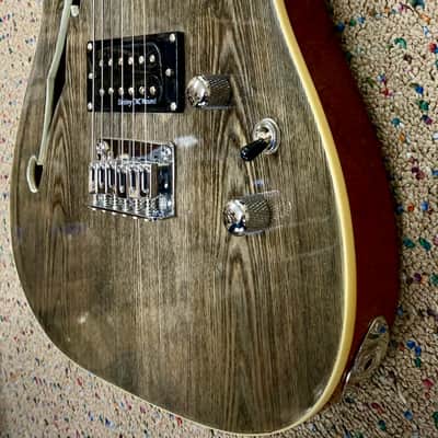 IYV Semi Hollow 2025 - Woodgrain image 11