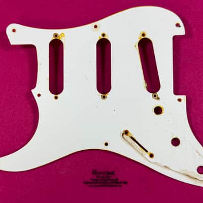 GVT Master-Aged 1954–1957 for Stratocaster® Pickguard – Vintage Eggshell ABS / Aged image 12
